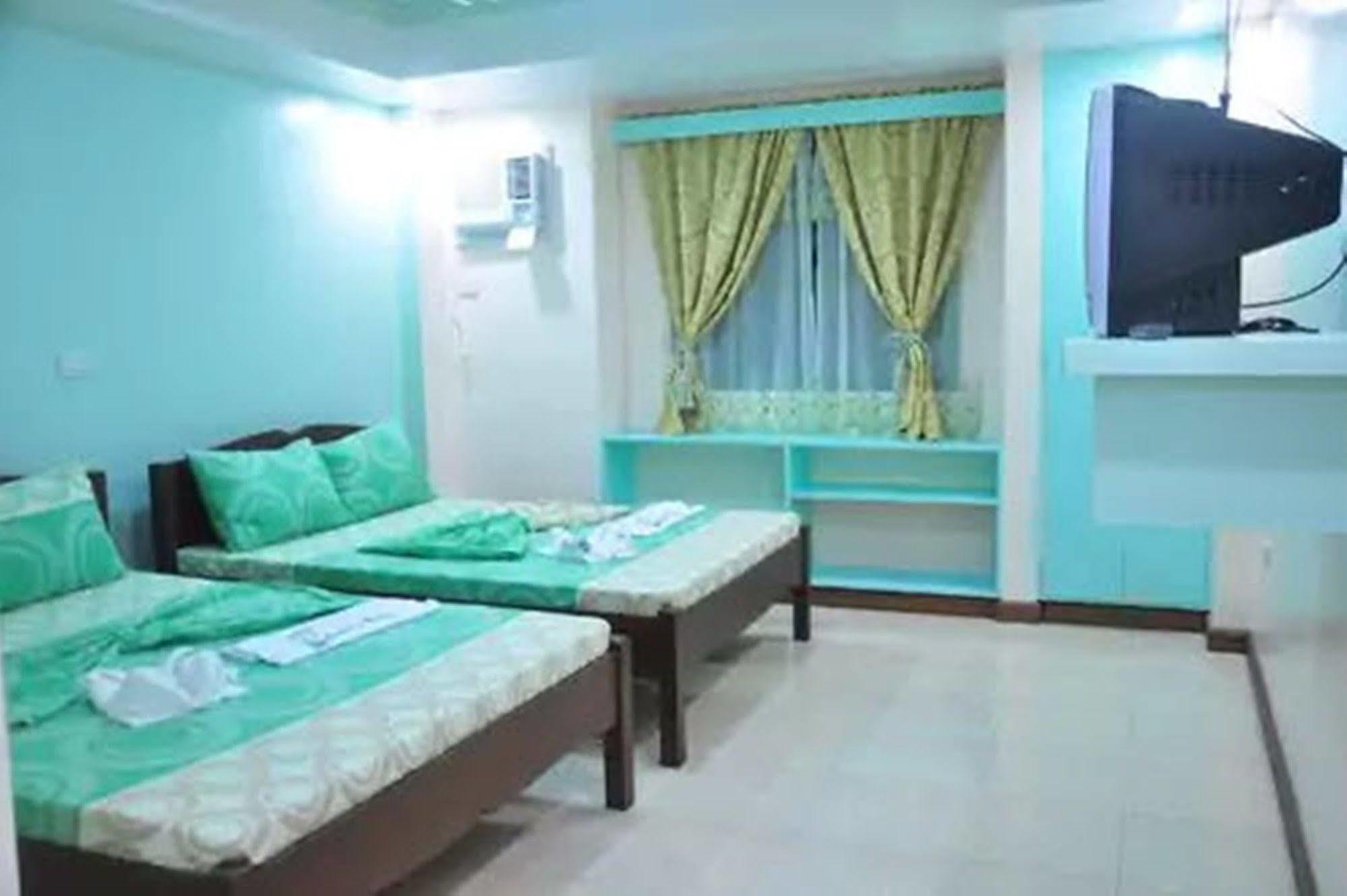 Apartelle De Francesca Puerto Galera Bagian luar foto
