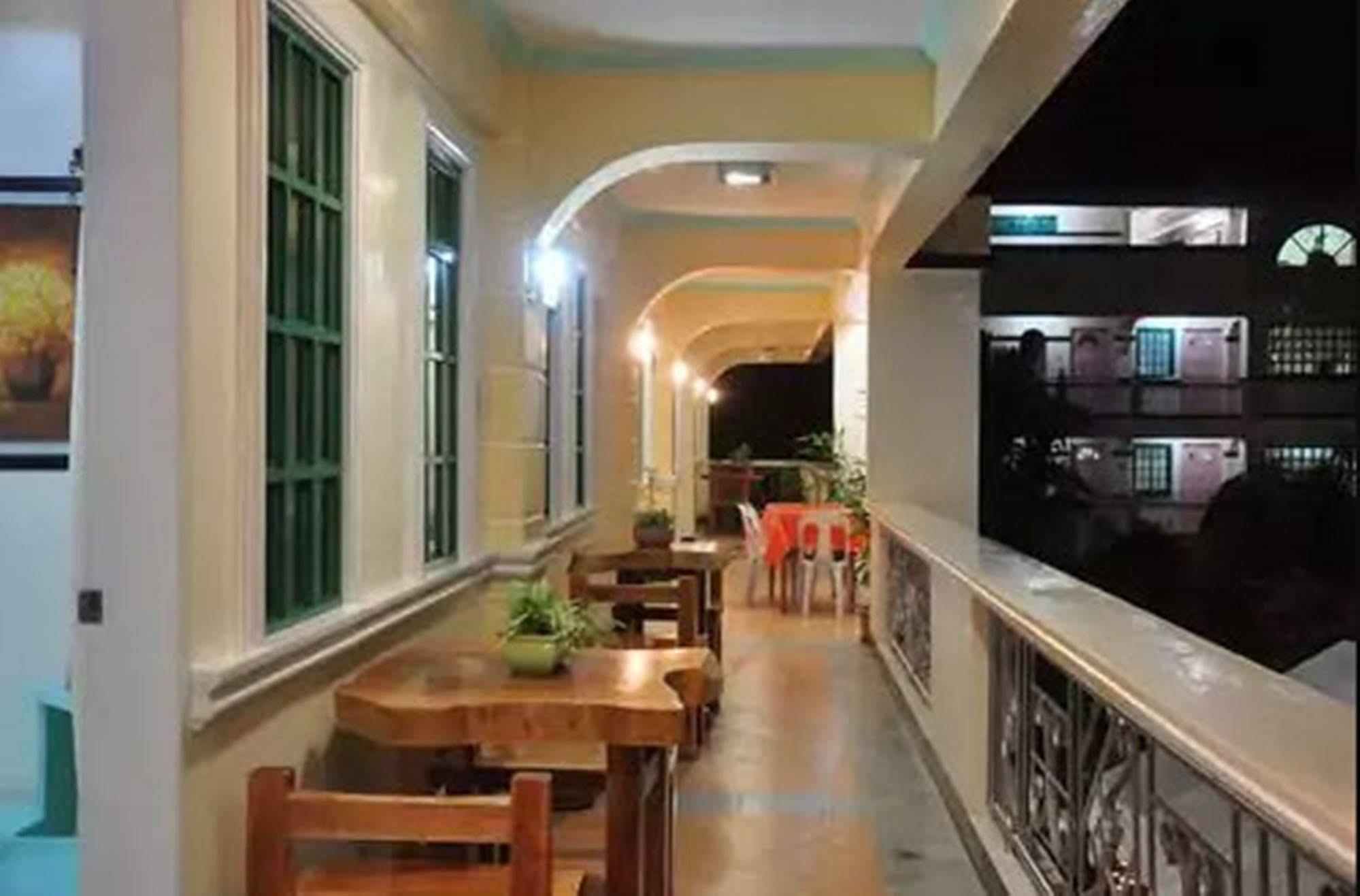 Apartelle De Francesca Puerto Galera Bagian luar foto