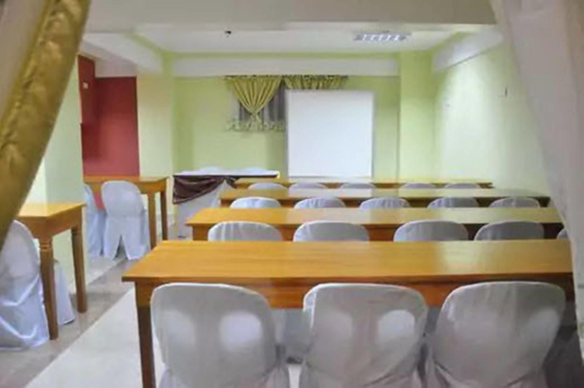 Apartelle De Francesca Puerto Galera Bagian luar foto