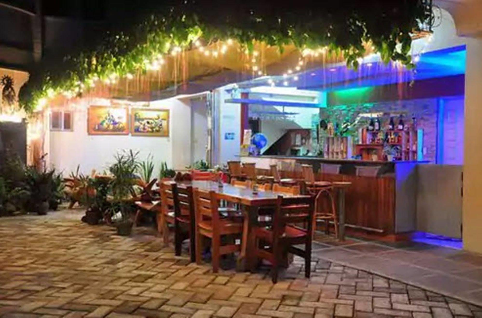 Apartelle De Francesca Puerto Galera Bagian luar foto
