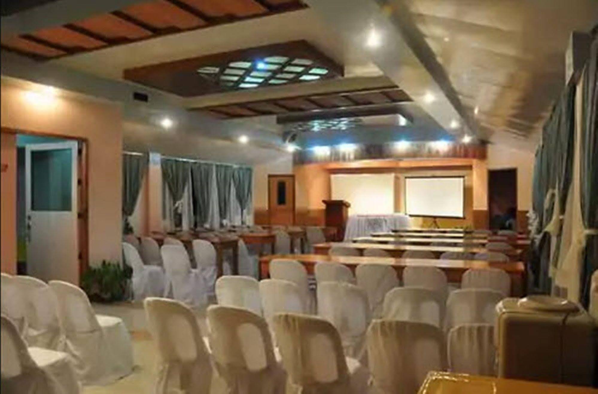 Apartelle De Francesca Puerto Galera Bagian luar foto